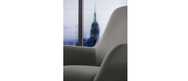 CITY LOUNGE CHAIR
