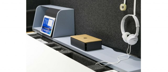 Opertive desk Levitate