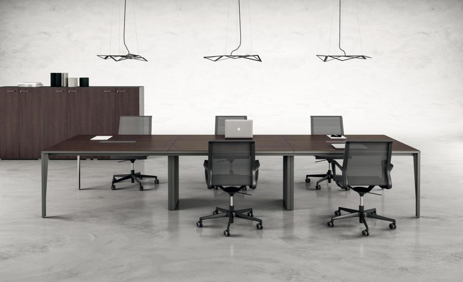 X5_p186-187_meeting.jpg_product